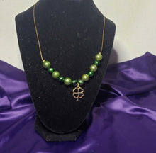 Load image into Gallery viewer, Lucky Clover Necklace
