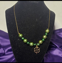 Load image into Gallery viewer, Lucky Clover Necklace
