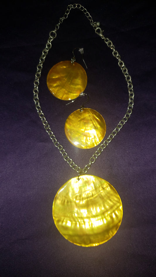 Yellow Shell Jewelry Set